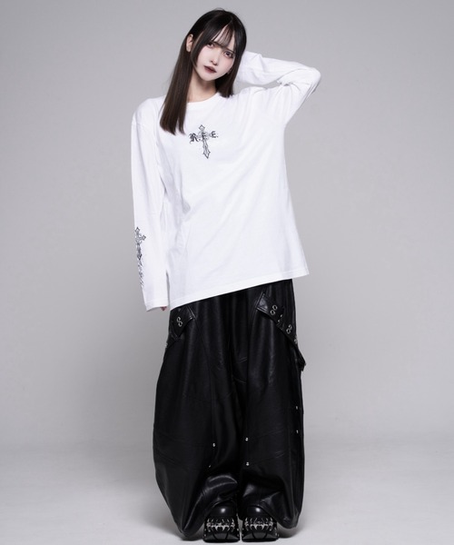 REFLEM(レフレム)の「『REFLEM/レフレム』バレルレッグPUレザーワイドパンツ(その他パンツ・レディース・ブラック・M/L)」の21枚目の写真