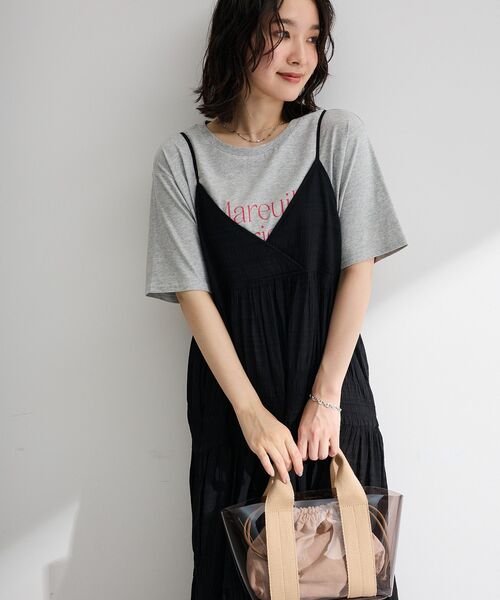 Green Parks(グリーンパークス)の「シャーリングティアードキャミワンピース(ワンピース・レディース・レッド/ブラック/ベージュ・FREE)」の9枚目の写真
