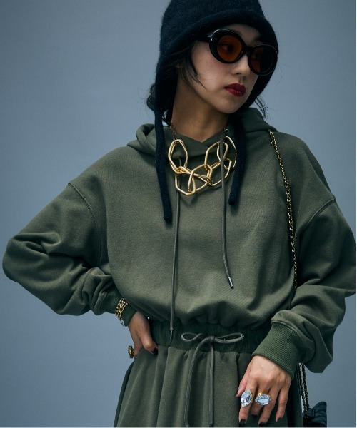 GEVS.(ジェイヴィス)の「フーディスウェットミニワンピース<大きいサイズ有>GEVS.(ワンピース・レディース・チャコール/カーキ・4L/L/M/3L/5L/LL)」の21枚目の写真