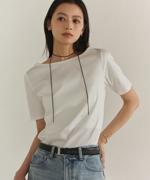 anuans(アニュアンス)の「【WEB限定】シルクタッチコットンボートネックTシャツ(Tシャツ/カットソー・レディース・ブラック/チャコールグレー/ホワイト・FREE)」の1枚目の写真