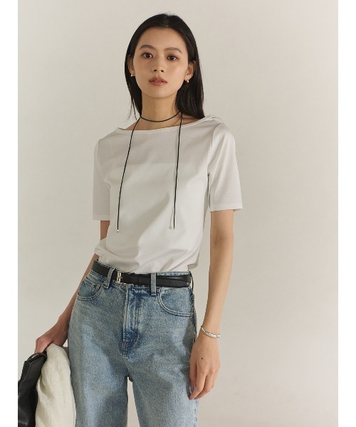 anuans(アニュアンス)の「【WEB限定】シルクタッチコットンボートネックTシャツ(Tシャツ/カットソー・レディース・ブラック/チャコールグレー/ホワイト・FREE)」の4枚目の写真
