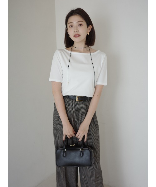 anuans(アニュアンス)の「【WEB限定】シルクタッチコットンボートネックTシャツ(Tシャツ/カットソー・レディース・ブラック/チャコールグレー/ホワイト・FREE)」の13枚目の写真