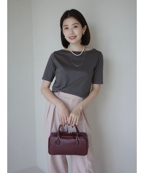 anuans(アニュアンス)の「【WEB限定】シルクタッチコットンボートネックTシャツ(Tシャツ/カットソー・レディース・ブラック/チャコールグレー/ホワイト・FREE)」の19枚目の写真