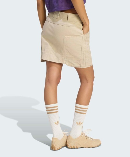 adidas(アディダス)の「プレミアム エッセンシャル キャンバス スカート / アディダスオリジナルス adidas Originals(スカート・レディース・ベージュ・XX-LARGE/LARGE/MEDIUM/X-LARGE/SMALL/X-SMALL)」の2枚目の写真