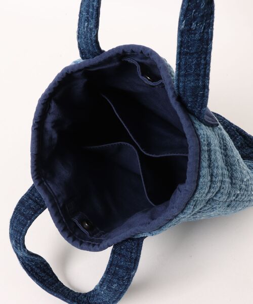 PORTER CLASSIC(ポータークラシック)の「【Porter Classic / ポータークラシック】 PC SASHIKO TOTE BAG S(トートバッグ・メンズ・ブルー・FREE)」の4枚目の写真