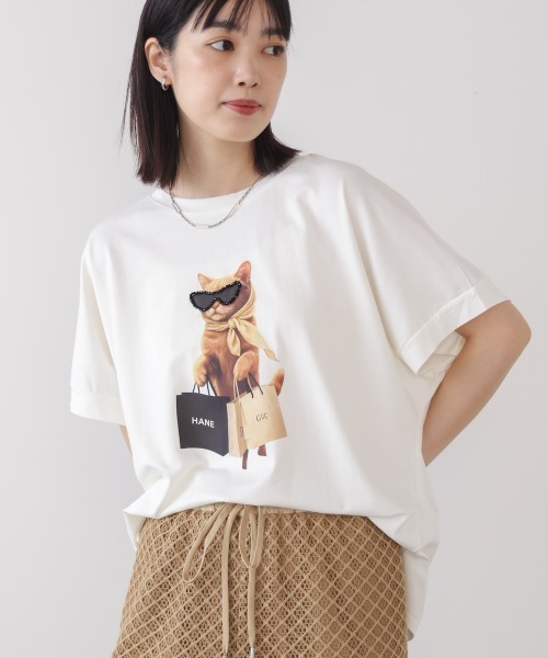 Bou Jeloud(ブージュルード)の「キャットグラフィックTシャツ(Tシャツ/カットソー・レディース・ベージュ/オフホワイト/チャコールグレー・FREE)」の1枚目の写真