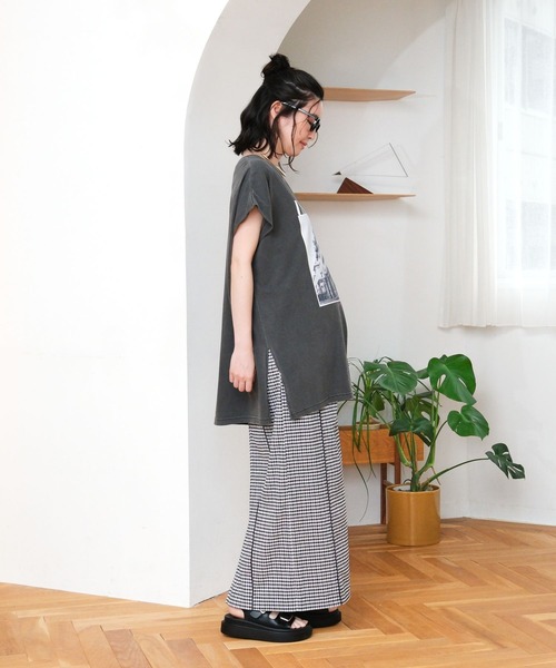 LEPSIM(レプシィム)の「【産前・産後対応】マタニティ/フォトプリントフレンチスリーブT 1046921(マタニティウェア/グッズ・レディース・ブラウン/チャコールグレー/オフホワイト・FREE)」の14枚目の写真