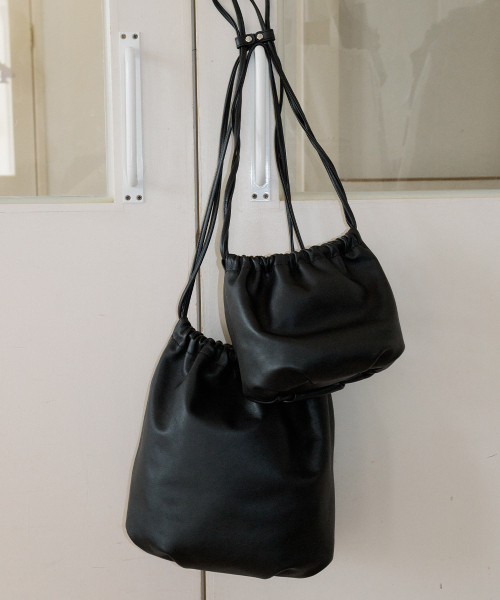108POUND（108パウンド）の「Soft Pouch Small Bag_Black（ショルダーバッグ・レディース・その他・SMALL）」の2枚目の写真