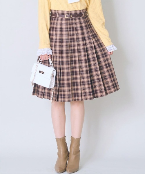 marun(マルン)の「【新色追加】<大きいサイズ>ベルト付プリーツショート丈スカート marun(スカート・レディース・グレー系/ブラウン系/グリーン系・L/LL/3L/4L/5L)」の2枚目の写真