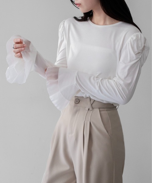 on:nue(オンニュ)の「【on:nue】パワショルティアードフレアスリーブカットソー /26-27 AW COLLECTION(Tシャツ/カットソー・レディース・ホワイト/ブラック/グレー・FREE)」の5枚目の写真