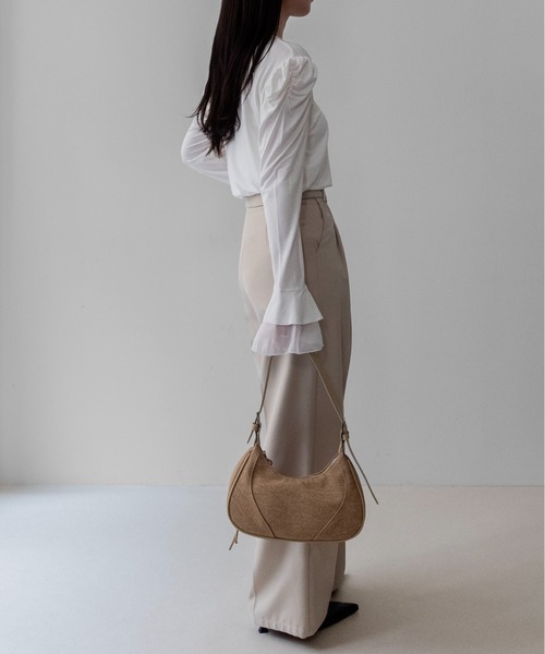 on:nue(オンニュ)の「【on:nue】パワショルティアードフレアスリーブカットソー /26-27 AW COLLECTION(Tシャツ/カットソー・レディース・ホワイト/ブラック/グレー・FREE)」の11枚目の写真