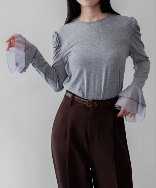 on:nue(オンニュ)の「【on:nue】パワショルティアードフレアスリーブカットソー /26-27 AW COLLECTION(Tシャツ/カットソー・レディース・ホワイト/ブラック/グレー・FREE)」の14枚目の写真