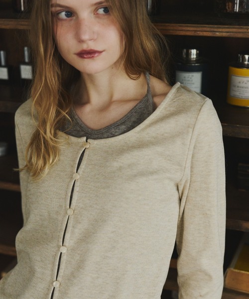 ELNEsoi(エルネソワ)の「カシミヤタッチレイヤード風tops(Tシャツ/カットソー・レディース・ベージュ/ブラック・FREE)」の1枚目の写真