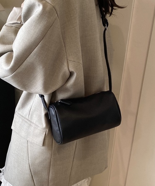 yuue' ( wear )（ユーイ）の「2WAYスクエアミニショルダーバッグ/ミニペットボトル収納可（ショルダーバッグ・レディース・ブラック/レッド/アイボリー・FREE）」の11枚目の写真