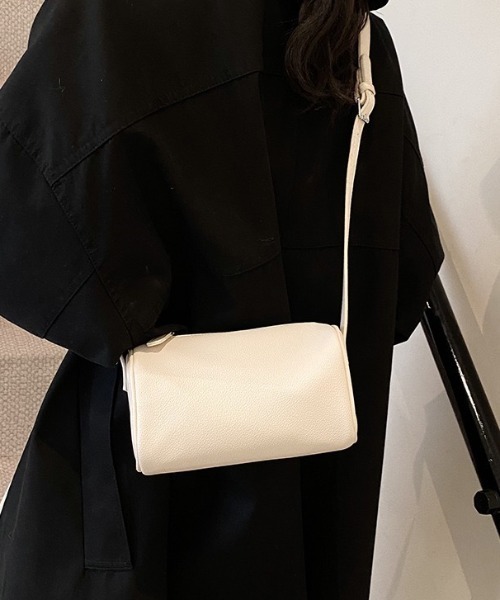 yuue' ( wear )（ユーイ）の「2WAYスクエアミニショルダーバッグ/ミニペットボトル収納可（ショルダーバッグ・レディース・ブラック/レッド/アイボリー・FREE）」の5枚目の写真