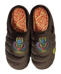 NEW YOAKE POST（ニューヨアケポスト）の「SUBU/スブ x NEW YOAKE POST / ニューヨーク ポスト SCARAB スリッポン サンダル 刺繍デザイン ブランドロゴ スポーツ アウトドア 2026年秋冬（スリッポン）」