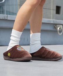 NEW YOAKE POST（ニューヨアケポスト）の「SUBU/スブ x NEW YOAKE POST/ニューヨアケポスト SCARAB スリッポン サンダル 刺繍デザイン ブランドロゴ スポーツ アウトドア 2026年秋冬（スリッポン）」