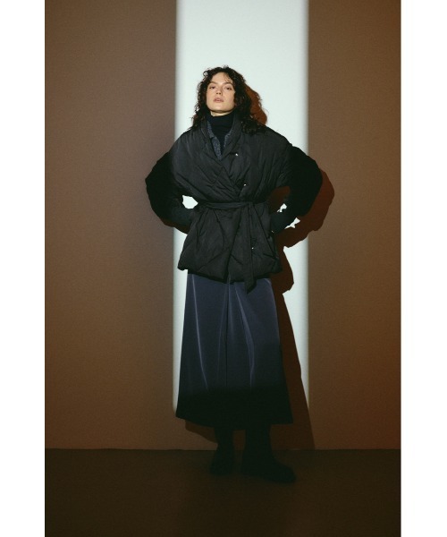 RIM.ARK(リムアーク)の「【26FW OUTER PRE ORDER】Dolman short down(ドルマン ショート ダウン)(テーラードジャケット・レディース・ブラック/グレイッシュベージュ/アイボリー・FREE)」の19枚目の写真