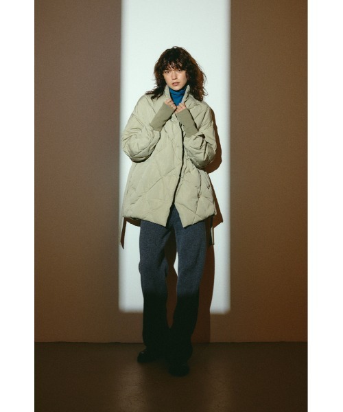 RIM.ARK(リムアーク)の「【26FW OUTER PRE ORDER】Dolman short down(ドルマン ショート ダウン)(テーラードジャケット・レディース・ブラック/グレイッシュベージュ/アイボリー・FREE)」の5枚目の写真