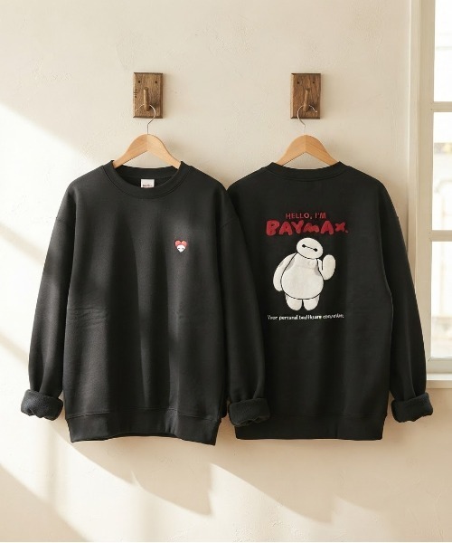Disney(ディズニー)の「【DISNEY/ディズニー】ミッキーマウス・ベイマックス サガラ刺繍 クルーネックスウェット(裏起毛) ユニセックス(スウェット・レディース・オフホワイト/ブラック/グレイッシュベージュ/スミクロ・LARGE/MEDIUM)」の2枚目の写真