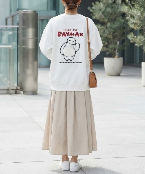 Disney(ディズニー)の「【DISNEY/ディズニー】ミッキーマウス・ベイマックス サガラ刺繍 クルーネックスウェット(裏起毛) ユニセックス(スウェット・レディース・オフホワイト/ブラック/グレイッシュベージュ/スミクロ・LARGE/MEDIUM)」の15枚目の写真