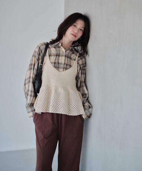Green　Parks（グリーンパークス）の「【しゃれシャツ】2wayシャーリングシャツ（シャツ/ブラウス・レディース・ネイビー/ピンク/オフホワイト/ベージュ/キャメル・FREE）」の10枚目の写真