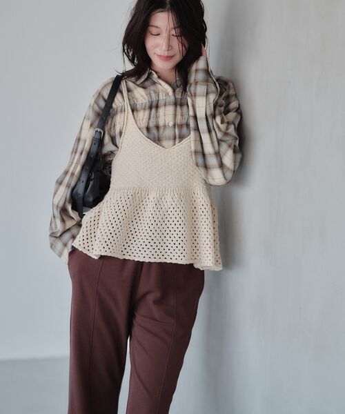 Green　Parks（グリーンパークス）の「【しゃれシャツ】2wayシャーリングシャツ（シャツ/ブラウス・レディース・ネイビー/ピンク/オフホワイト/ベージュ/キャメル・FREE）」の11枚目の写真