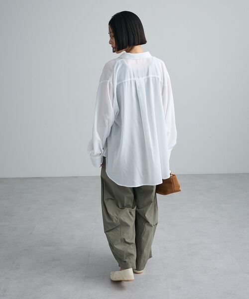 Green　Parks（グリーンパークス）の「【しゃれシャツ】2wayシャーリングシャツ（シャツ/ブラウス・レディース・ネイビー/ピンク/オフホワイト/ベージュ/キャメル・FREE）」の15枚目の写真