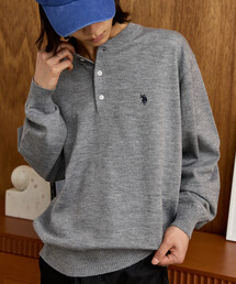 U.S. POLO ASSN. × PUBLUX/ユーエスポロアッスン 別注 スウェットライク ワンポイント刺繍 ヘンリーネック ニット プルオーバー 限定展開