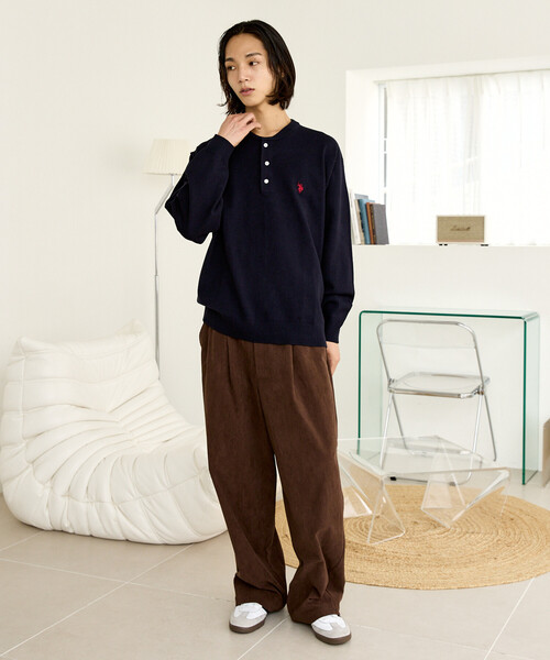 U.S. POLO ASSN.(ユーエスポロアッスン)の「U.S. POLO ASSN. × PUBLUX/ユーエスポロアッスン 別注 スウェットライク ワンポイント刺繍 ヘンリーネック ニット プルオーバー 限定展開(ニット/セーター・メンズ・ライトグレー/チャコールグレー/ブラック/ネイビー・MEDIUM/LARGE/SMALL)」の8枚目の写真