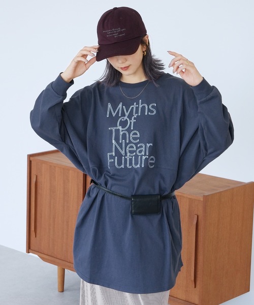 reca(レカ)の「ロゴ刺繍BIGTシャツ(Tシャツ/カットソー・レディース・ブラック/ブルー/グレイッシュベージュ/バーガンディー・FREE)」の1枚目の写真