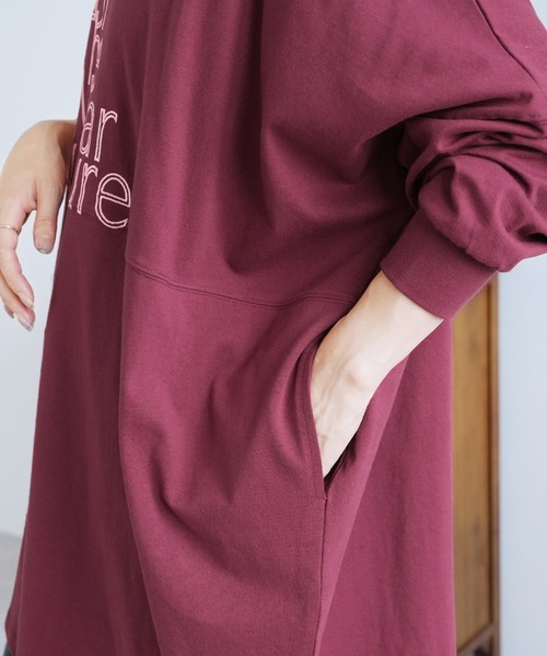 reca(レカ)の「ロゴ刺繍BIGTシャツ(Tシャツ/カットソー・レディース・ブラック/ブルー/グレイッシュベージュ/バーガンディー・FREE)」の18枚目の写真