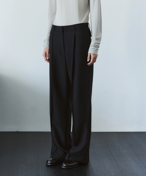 SIYAZU（シヤジュ）の「SIPT7213 bootカット ピンタック スラックス_ブラック（スラックス・レディース・ブラック・SMALL/MEDIUM/LARGE）」の2枚目の写真