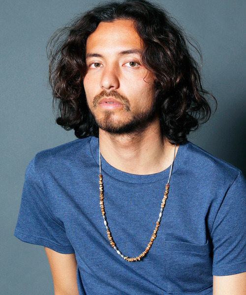 Magine（マージン）の「Magine×idealismsound TUMBLE STONE LONG NECKLACE：タンブルストーン ロングネックレス（ネックレス・メンズ・ターコイズブルー/ホワイト/ブラウン/ブラック・FREE）」の3枚目の写真