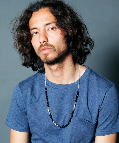 Magine（マージン）の「Magine×idealismsound TUMBLE STONE LONG NECKLACE：タンブルストーン ロングネックレス（ネックレス・メンズ・ターコイズブルー/ホワイト/ブラウン/ブラック・FREE）」の2枚目の写真