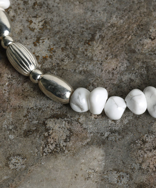 Magine（マージン）の「Magine×idealismsound TUMBLE STONE LONG NECKLACE：タンブルストーン ロングネックレス（ネックレス・メンズ・ターコイズブルー/ホワイト/ブラウン/ブラック・FREE）」の16枚目の写真