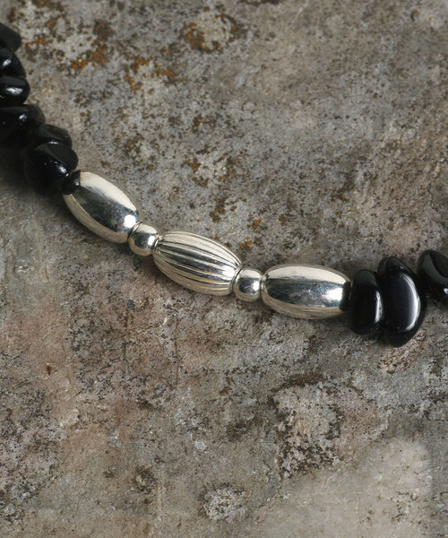 Magine（マージン）の「Magine×idealismsound TUMBLE STONE LONG NECKLACE：タンブルストーン ロングネックレス（ネックレス・メンズ・ターコイズブルー/ホワイト/ブラウン/ブラック・FREE）」の7枚目の写真