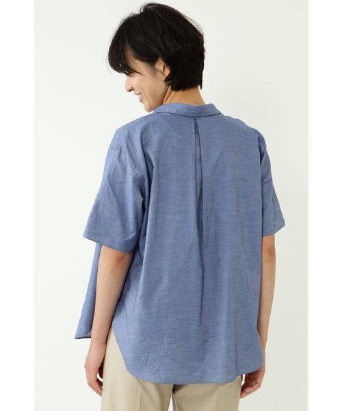 human woman(ヒューマンウーマン)の「綿麻シャンブレー3WAYブラウス(シャツ/ブラウス・レディース・ホワイト/ブルー・MEDIUM)」の15枚目の写真