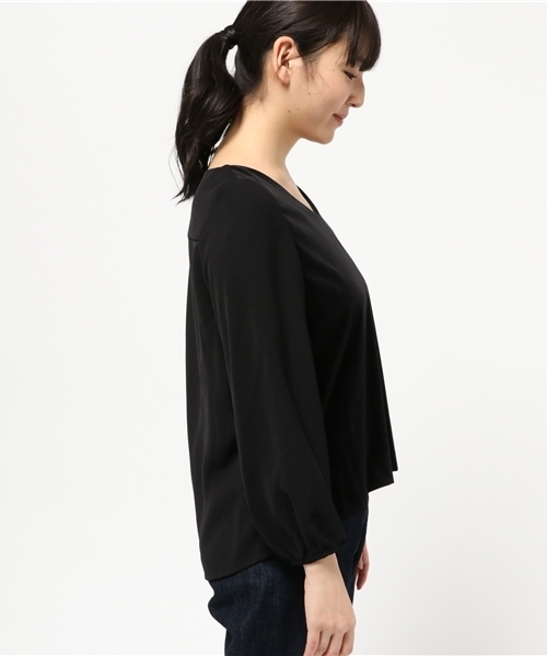 NATURAL BEAUTY BASIC（ナチュラルビューティーベーシック）の「ベルベットドッキングブラウス（シャツ/ブラウス・レディース・ブラック/ベージュ・SMALL/MEDIUM）」の4枚目の写真