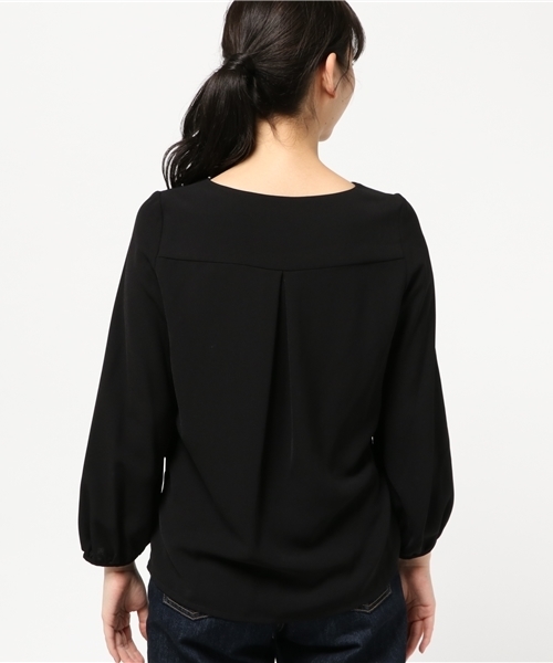 NATURAL BEAUTY BASIC（ナチュラルビューティーベーシック）の「ベルベットドッキングブラウス（シャツ/ブラウス・レディース・ブラック/ベージュ・SMALL/MEDIUM）」の5枚目の写真