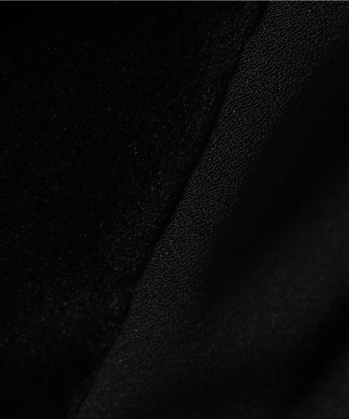 NATURAL BEAUTY BASIC（ナチュラルビューティーベーシック）の「ベルベットドッキングブラウス（シャツ/ブラウス・レディース・ブラック/ベージュ・SMALL/MEDIUM）」の9枚目の写真