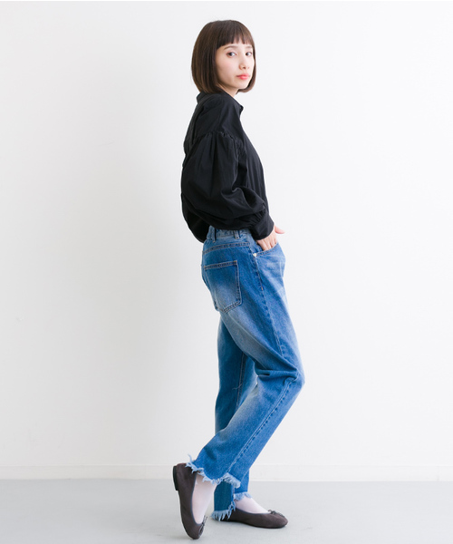 MERLOT（メルロー）の「カットオフテーパードデニムパンツ585-4527（デニムパンツ・レディース・ブルー/ライトブルー・FREE）」の12枚目の写真