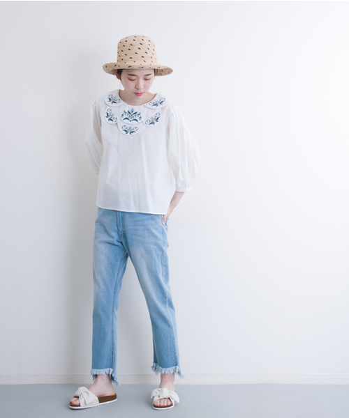 MERLOT（メルロー）の「カットオフテーパードデニムパンツ585-4527（デニムパンツ・レディース・ブルー/ライトブルー・FREE）」の14枚目の写真