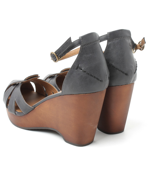 Kastane（カスタネ）の「リングウッドウェッジ（サンダル・レディース・ダークブラウン/ベージュ/ブラック・36/37/38）」の9枚目の写真