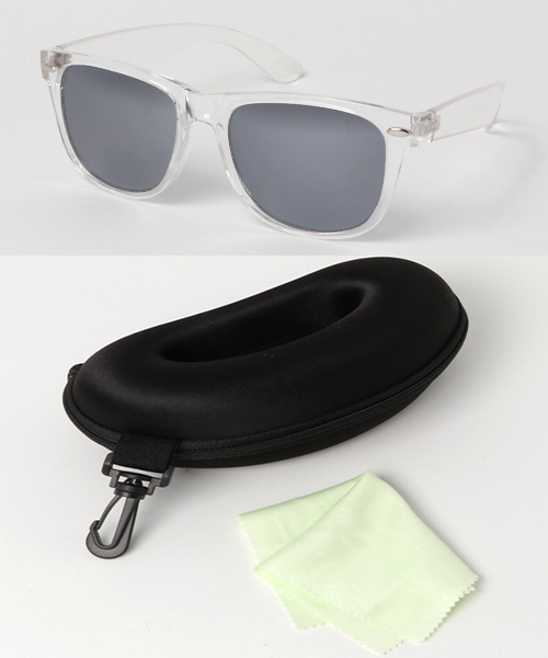 Request（リクエスト）の「【REQUEST】　サングラス　ウェイファーラータイプ　UV400 PROTECTION　ソフトケース付（サングラス・メンズ・ブルー系その他/シルバー系その他/ゴールド系その他/ホワイト×ブラック/ブラック×ブラック/ブラック×ブルー・ONE SIZE）」の5枚目の写真