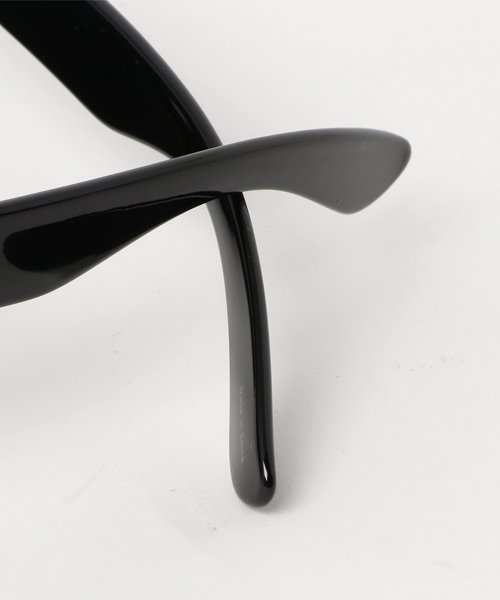 Request（リクエスト）の「【REQUEST】　サングラス　ウェイファーラータイプ　UV400 PROTECTION　ソフトケース付（サングラス・メンズ・ブルー系その他/シルバー系その他/ゴールド系その他/ホワイト×ブラック/ブラック×ブラック/ブラック×ブルー・ONE SIZE）」の12枚目の写真