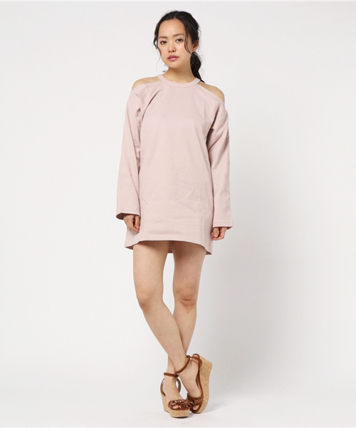 SLY（スライ）の「OPEN SHOULDER CUT OP（ワンピース・レディース・ライトピンク/ブラック/オフホワイト/トップグレー・1/2）」の8枚目の写真