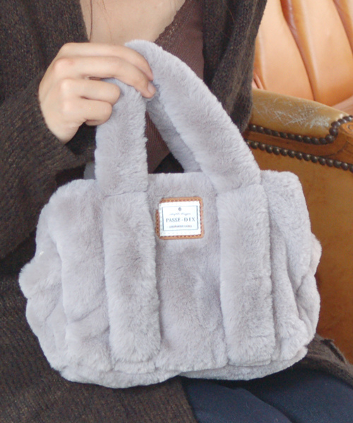 PASSE-DIX（パスディス）の「PASSE-ＤIX / パスディス　ファ－ダブルポケットミニボストン（ショルダーバッグ・レディース・ピンク/ブラック/オフホワイト/ブルー/グレー/ベージュ・FREE）」の4枚目の写真