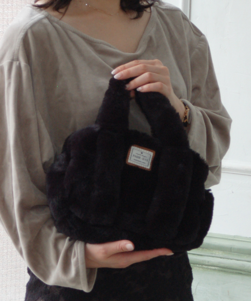 PASSE-DIX（パスディス）の「PASSE-ＤIX / パスディス　ファ－ダブルポケットミニボストン（ショルダーバッグ・レディース・ピンク/ブラック/オフホワイト/ブルー/グレー/ベージュ・FREE）」の3枚目の写真