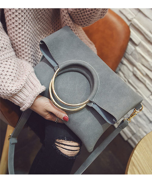 classicalelf（クラシカルエルフ）の「リングハンドル3wayバッグ スエードクラッチ＆ショルダーバッグ（無地）（ショルダーバッグ・レディース・ブラック/グレー/レッド/ブラウン系その他/マスタード/ベージュ/ブルーグレー/ライトベージュ・FREE）」の3枚目の写真